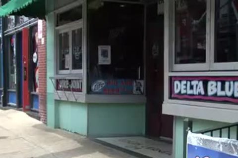 Cub sucking - Blue Alley dudeios