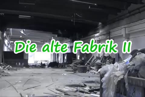 Es Geht Weiter In Der Fabrik. Diesmal Angekettet.
