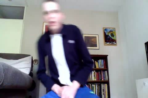 Just A wanking Vid With A cumm snaughty, For All you Skinnylovers.