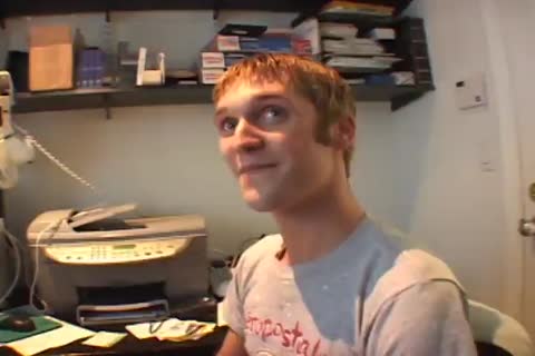 Jim Beem And Frankie Jay poke Each Otthis guyr