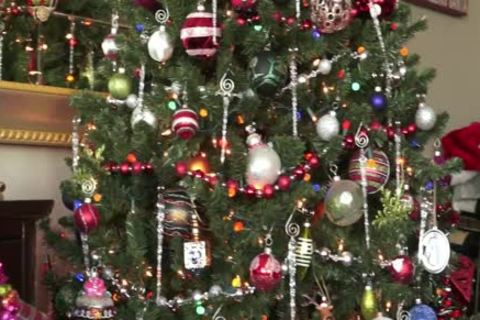 dong receives hellos cock Serviced By Two young underwear twinks