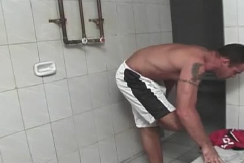 Riding A Brazilian shlong - Scene 1 - Julia Reaves