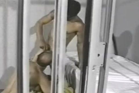 Rage In The Cage - Scene 4 - CDI