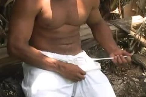 Latin bareback 3some