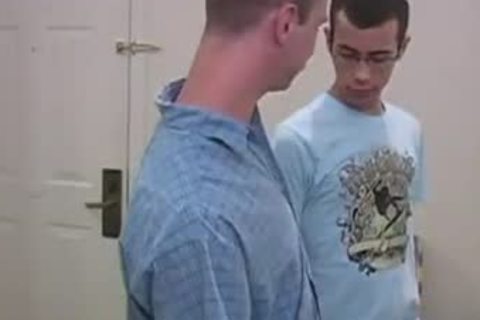 Mamando A Rola Longa Do Meu Cunhado