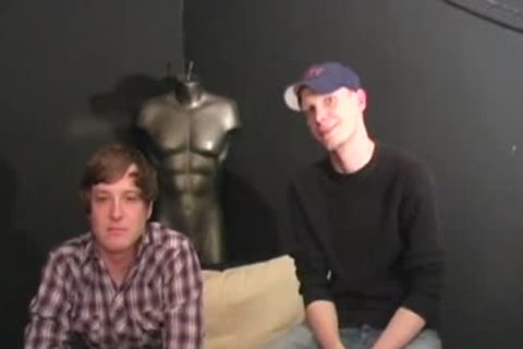 Randy twinks 10-Pounder sucking