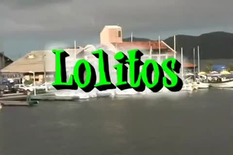 Cacetudo Tomando Banho