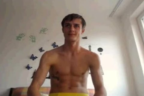 dirty twink Showing Off