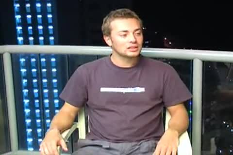 Simon 24 England Hostle Worker bj HJ