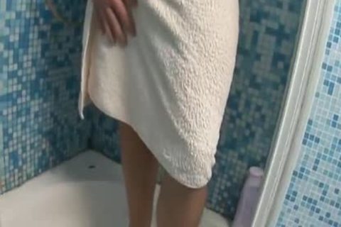 dilettante Tugs In Shower