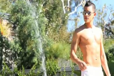 Derek Parker bones Ethan Slader At A homosexual Resort