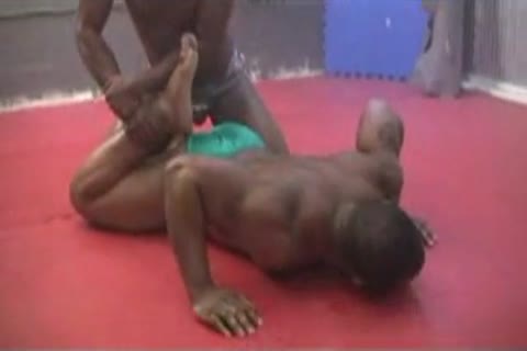 black gigantic Wieght Wrestling