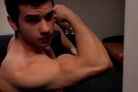 Beautiful amateur digs loud sex