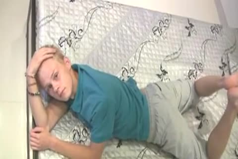 Yully pretty beauty blond