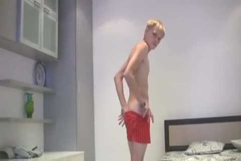 Yully pretty beauty blond