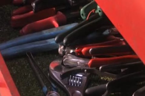 Mechanics drilling (a lot of Tongue engulfing)