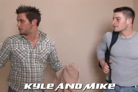 Kyle & Mike Whacking Off & sucking