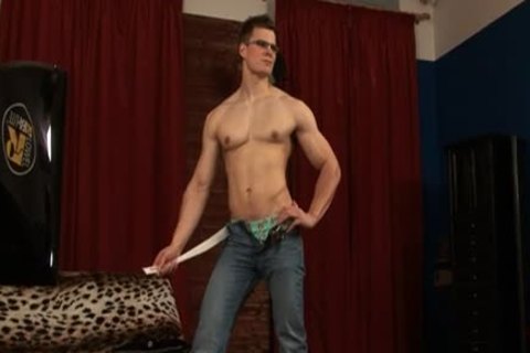 Tomas Kralik stroking