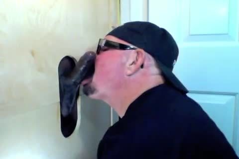 First Timer From Charlotte Is A large Xtube Fan For Several Years In Town Visiting And Decided he Wanted To Have This penis Sucker Take His Chocolate 