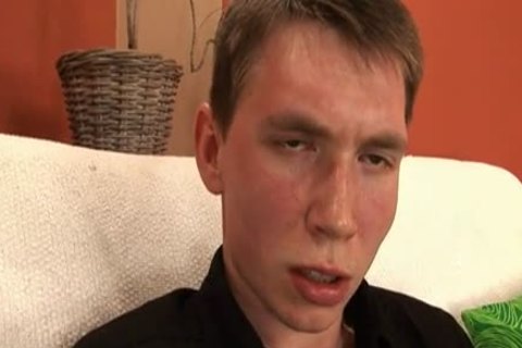 Olda Labut receives handjob