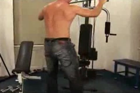 str8 Muscle jerk off