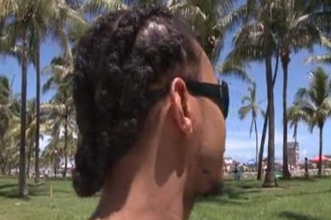 Robbie Plays The pain Game