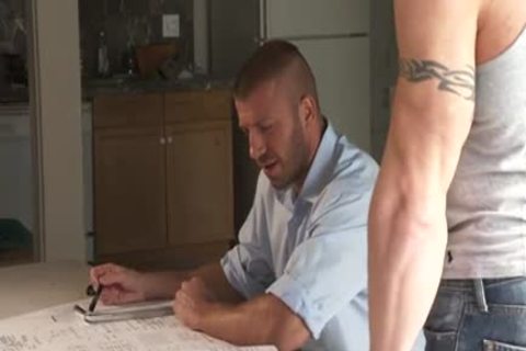 bushy 10-Pounder receives semen flow