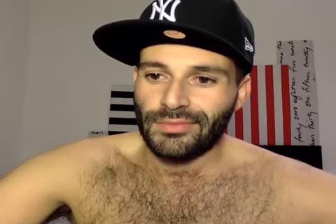 Lo Spavaldo Giocatore Di Rugby Romano Dopo Essersi Concesso Ai Festini Piu' Hardporchi Capitolini Si Dedica Ad Una Sana Attivita' Di Masturbazione Dom