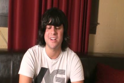 Aaron Cellar Is happy To Masturbate For Us