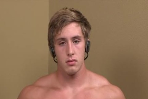 [GVC 347] lad Listening To Music whilst Getting Sucked