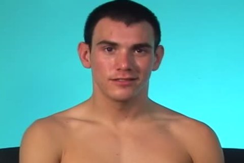 Shy Whiteboi Meets An Enourmous darksome penis