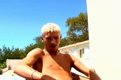 One sleazy Sunny Day At The Beach Club