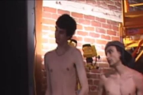 bare guy Slurps spunk