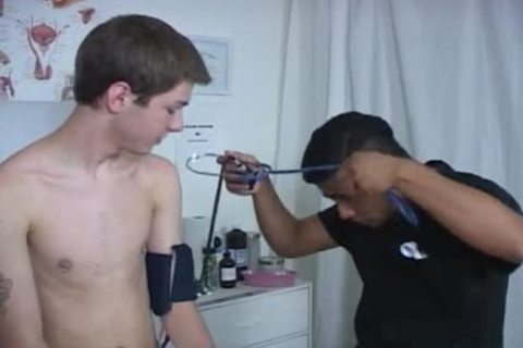 Nurse goes in for wanking