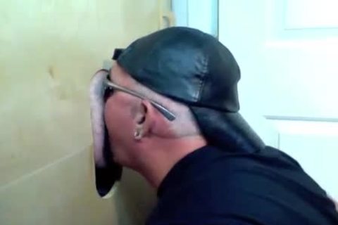 homosexual guy cant acquire sufficiently Glory aperture 10-Pounder Down His throat