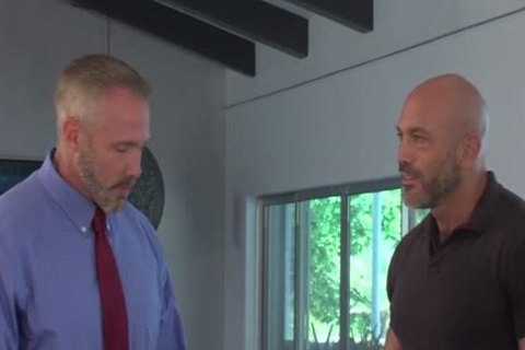 older Muscly Bear cums