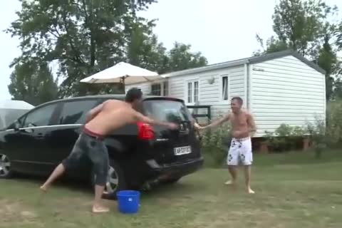 Teen chick deepthroat in the car