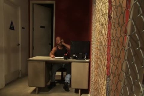 black Muscly Bear jizzes