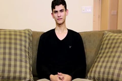 Justin Answers Some Questions And Performs An astonishing Solo