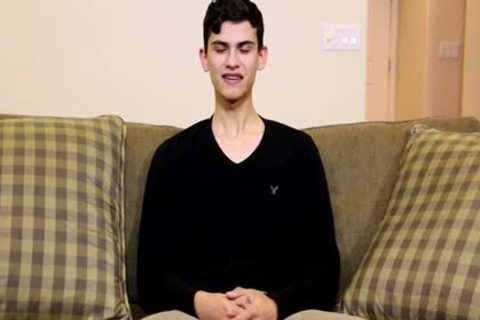 Justin Answers Some Questions And Performs An astonishing Solo