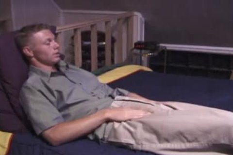 Straight teen Justin Beats Off