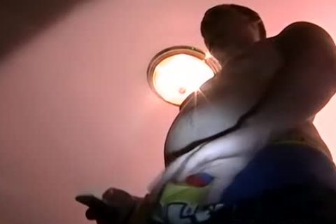 Straight guy loves To wank His 10-Pounder