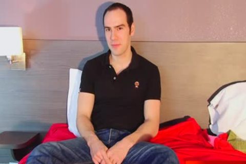 Full video: A innocent Room Service dude Serviced His large 10-Pounder By A dude!