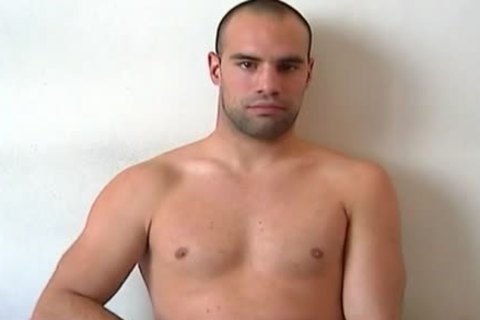 A innocent str8 guy gets Serviced His big penis By A guy!