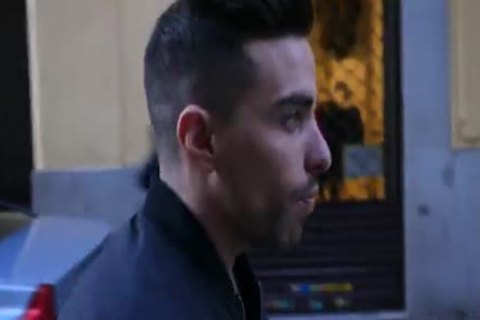 Satisfazendo O Macho