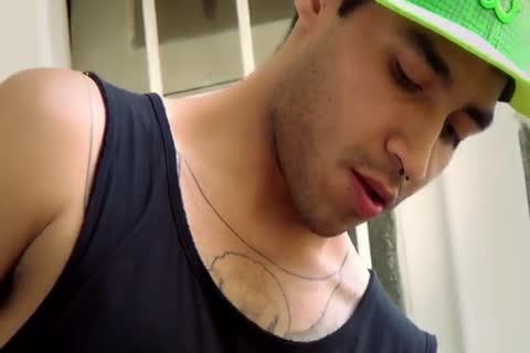 poke My boyfrend bare