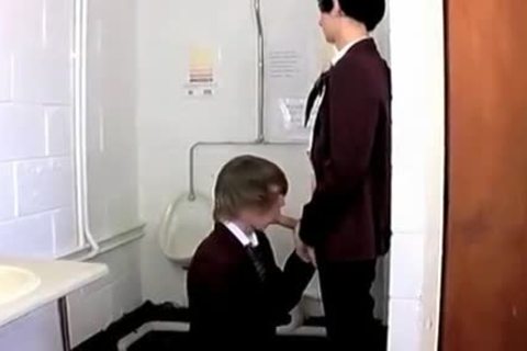 banging The Bully At The College Toilette