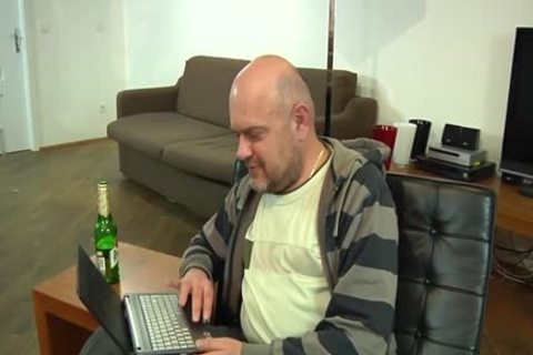 Partner helps with ramming hard