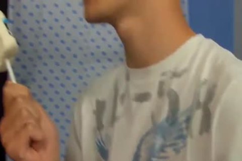 Conner gets Down On His Knees To engulf Jeremys large Hard 10-Pounder