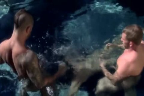 Muscly gay Threeway semen